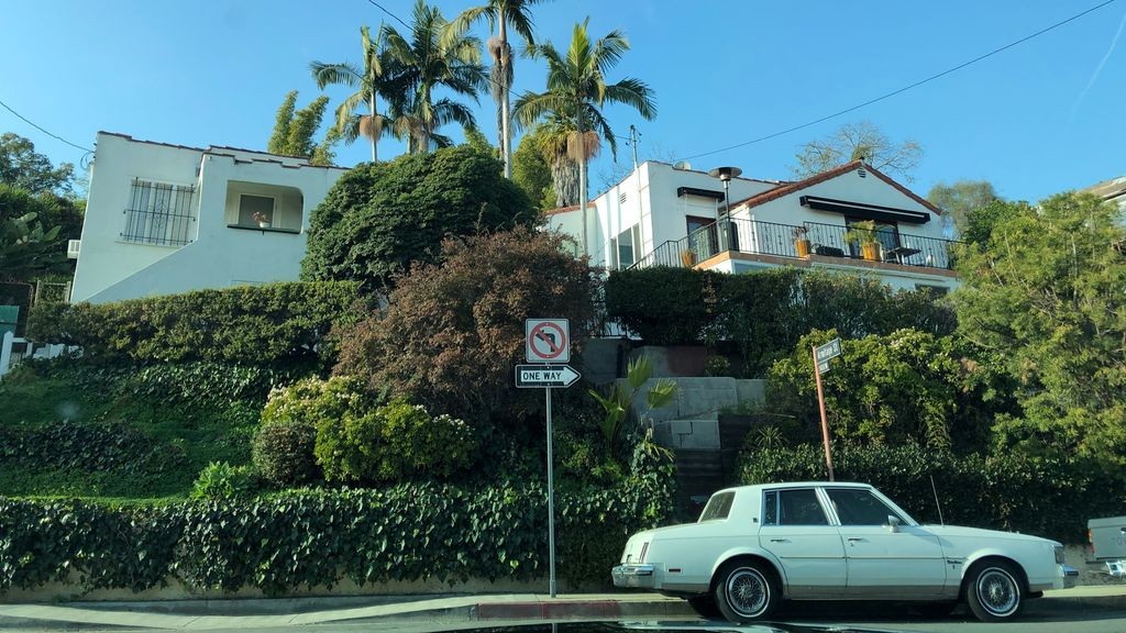 Street-level daytime example from Silver Lake Echo Park La, cropped to show the local street context.